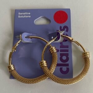 NWT Claire’s Gold Textured Hoop Earrings with Intricate Design